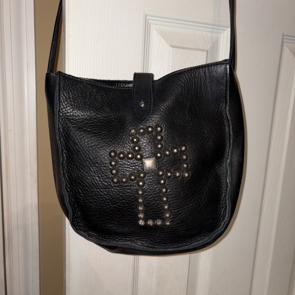 Two Bar West Black Pebbled Leather Shoulder Crossbody Bag Studded Cross Western